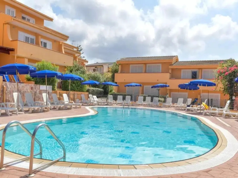 Charming Sea-view Apartment With Pool
