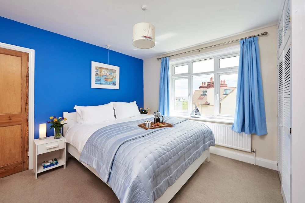 4 Bed in Sandsend oc-wa330