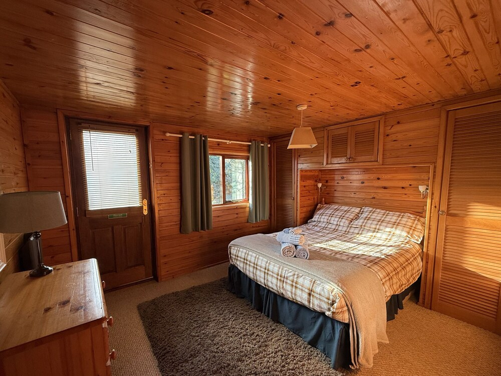 Oak Lodge