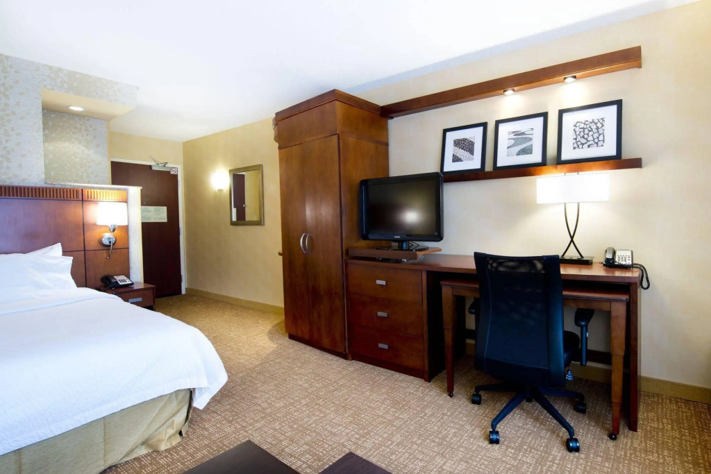 Courtyard by Marriott Mississauga-Airport Corporate Centre West