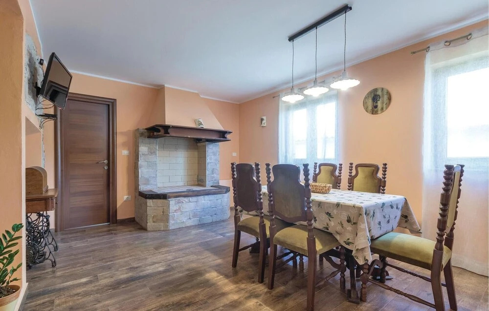Stunning Home In Pula With Wifi