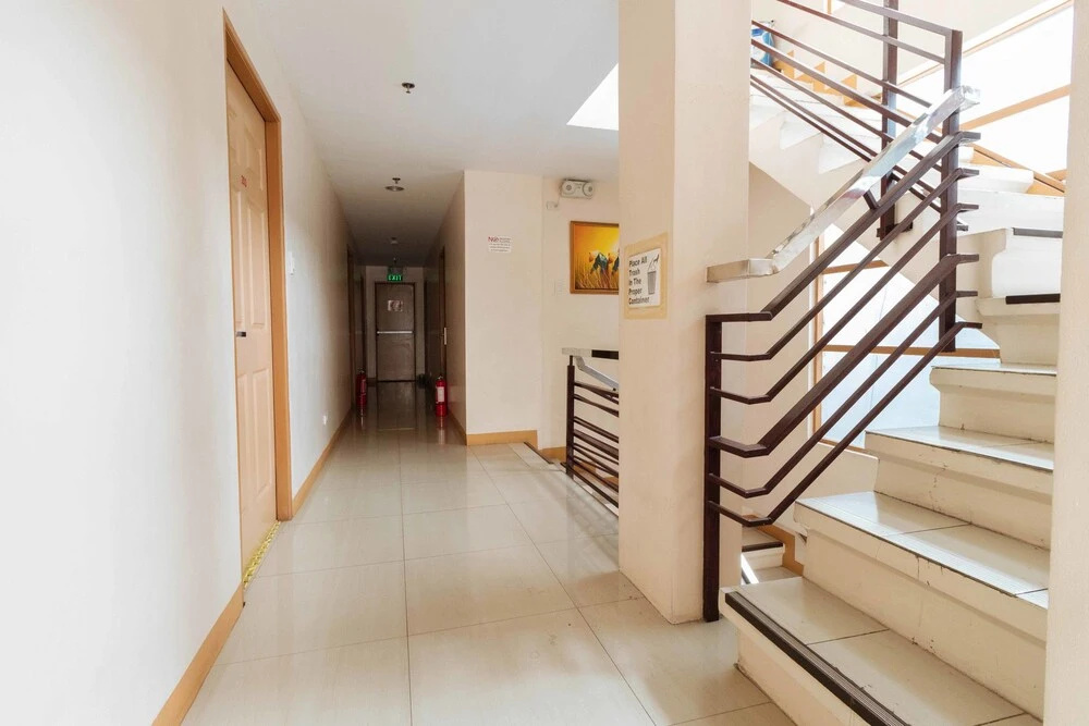 City Traveler Suites by RedDoorz