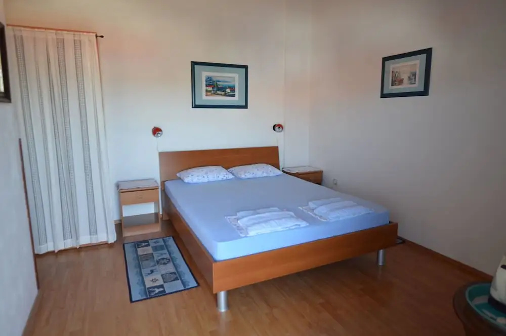 Apartments and Rooms Viktorija