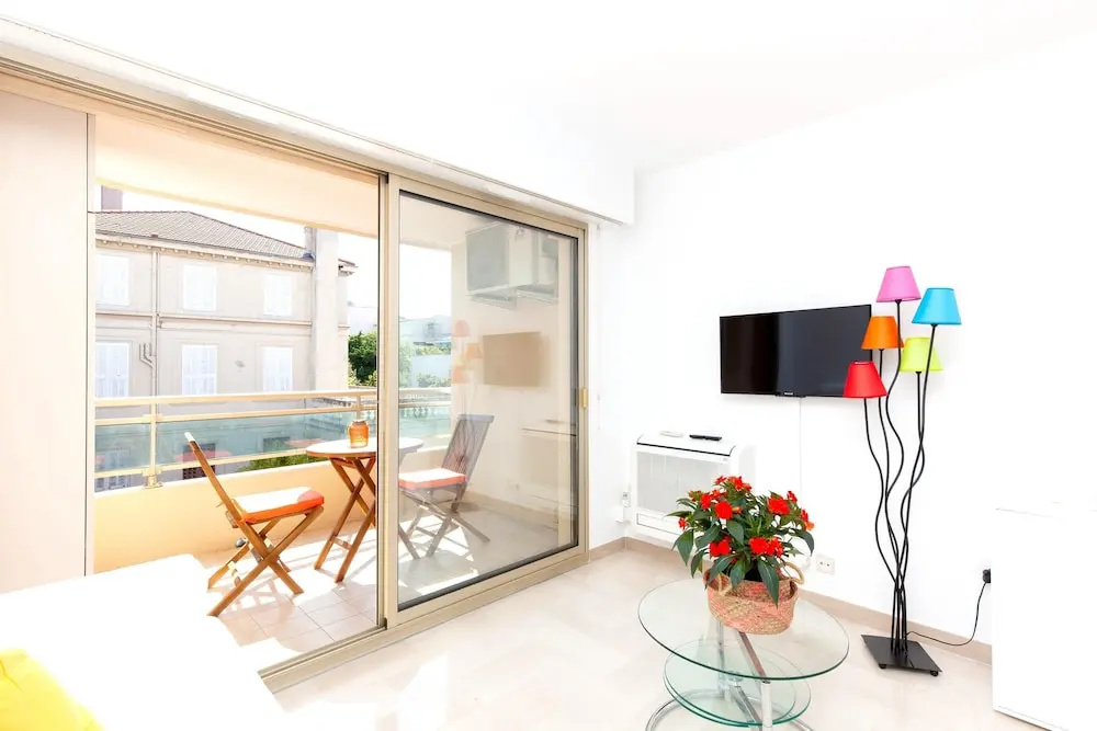 Studio In Cannes With Wonderful City View Terrace And Wifi 50 M From The Beach