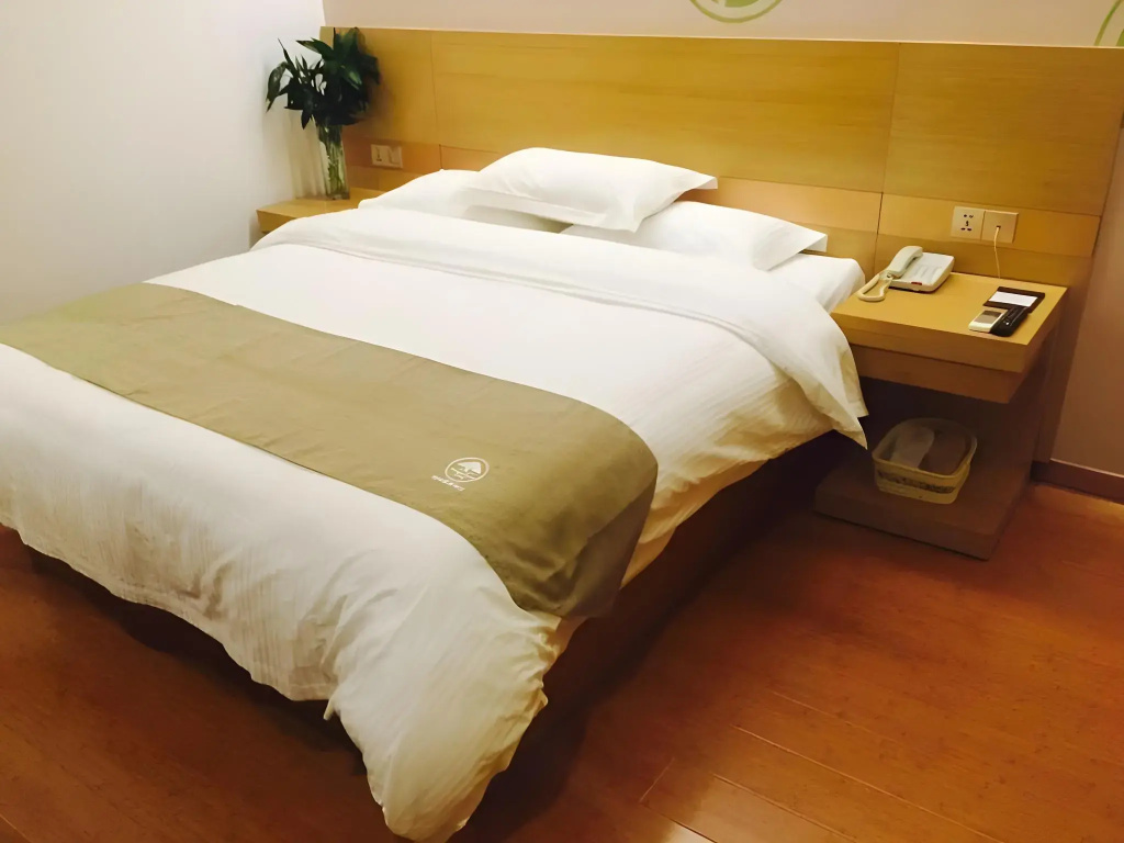 GreenTree Inn Henan Jiaozuo Mengzhou Huifeng Road Express Hotel