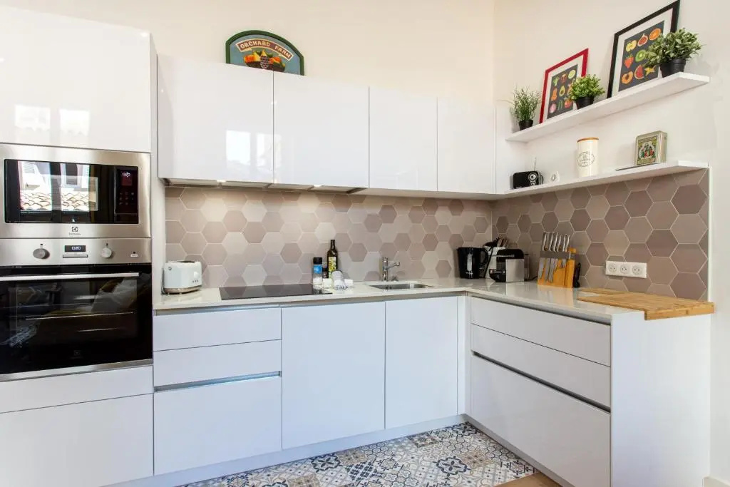 St Vincent - 3 BEDROOMS, MAGNIFICENT,VASTE, SUNNY, A/C, WIFI