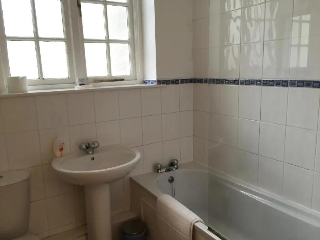 No 6 Boleyn House (Adults Only)