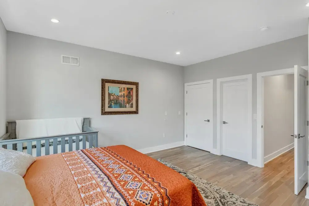 University City - Philadelphia 6 Bedroom Home by RedAwning