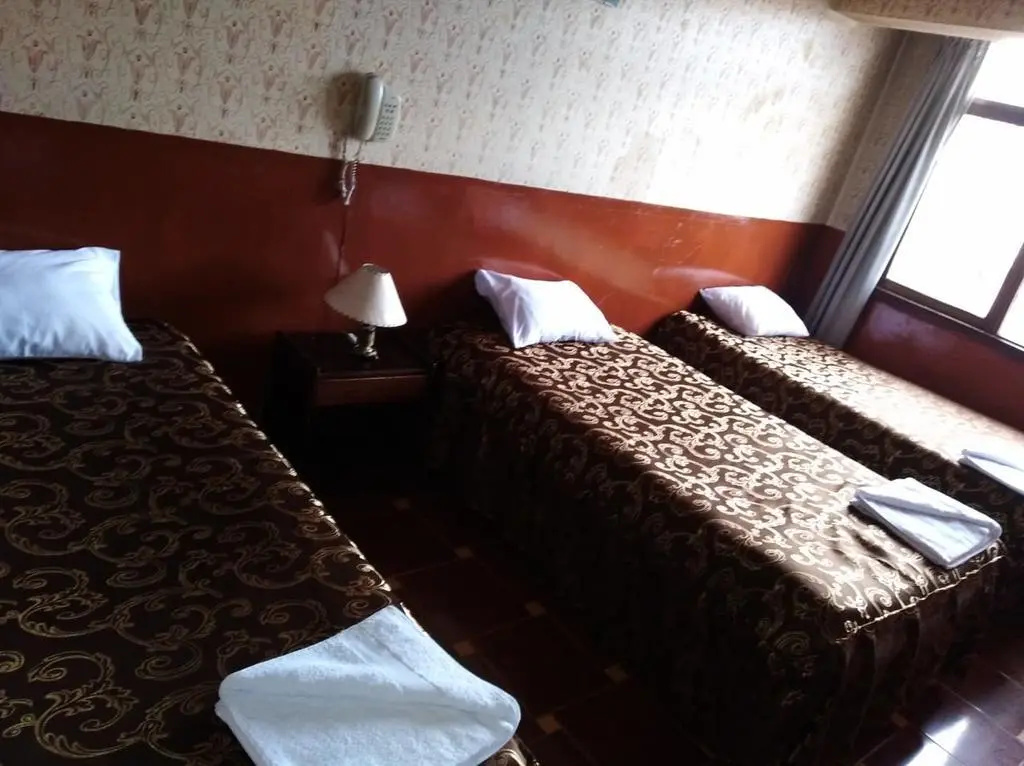 Alejandros Hotel
