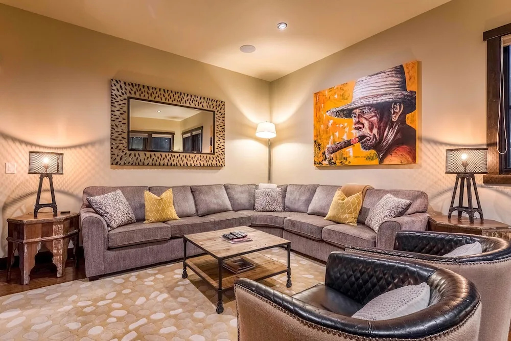 4BR Luxury Truckee Home by RedAwning