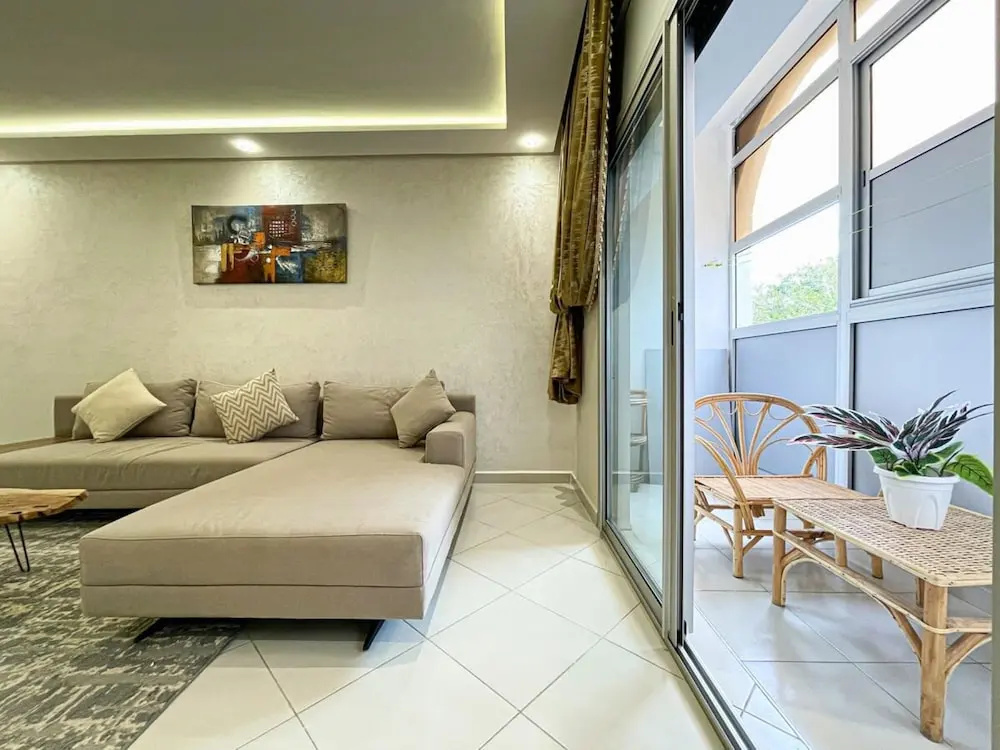 Nejma Peaceful 2-bedroom Near Corniche