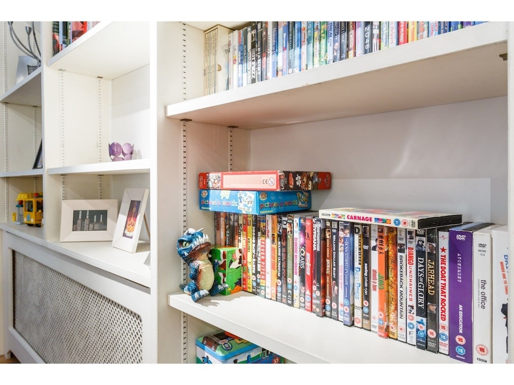 Modern 2bed Townhouse in Central London Sleeps 6
