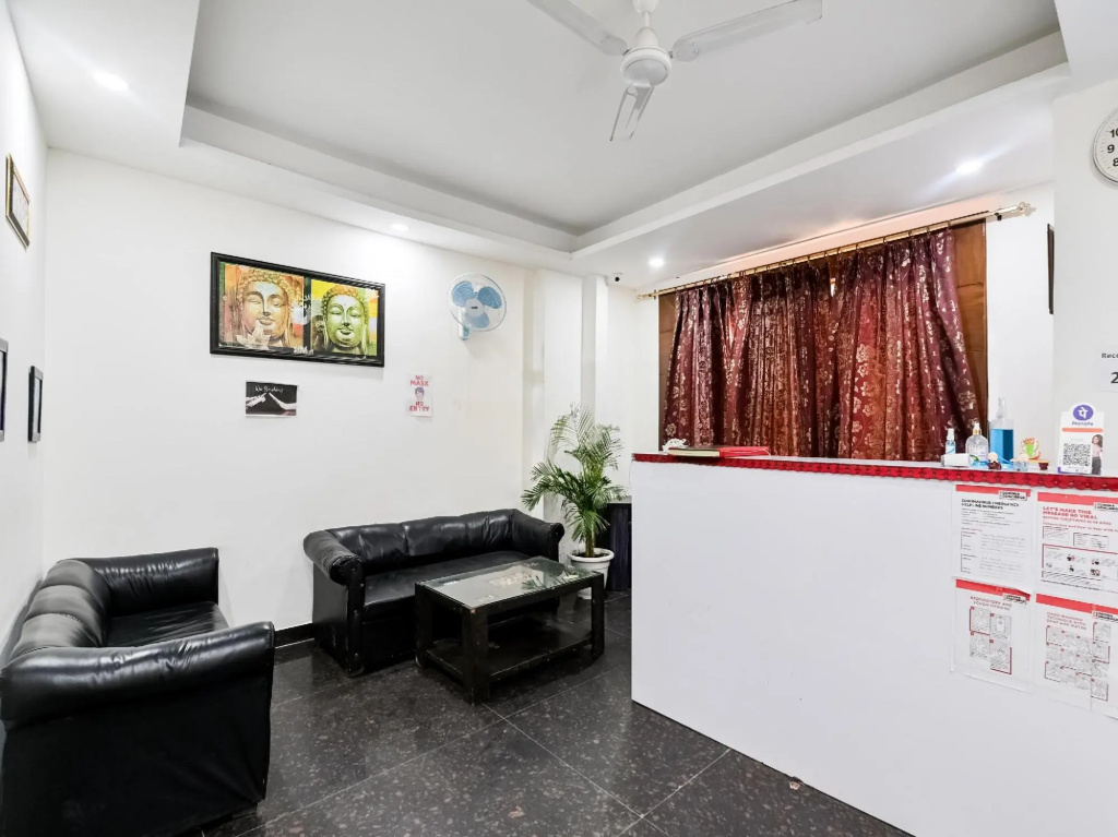 OYO 72294 White Rose Wallon Hotel
