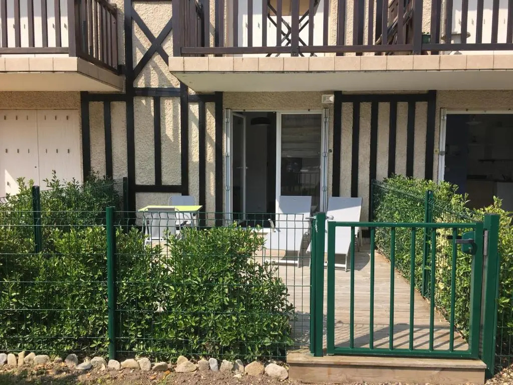 Studio Merville-Franceville-Plage, 1 pièce, 3 personnes - FR-1-487-222