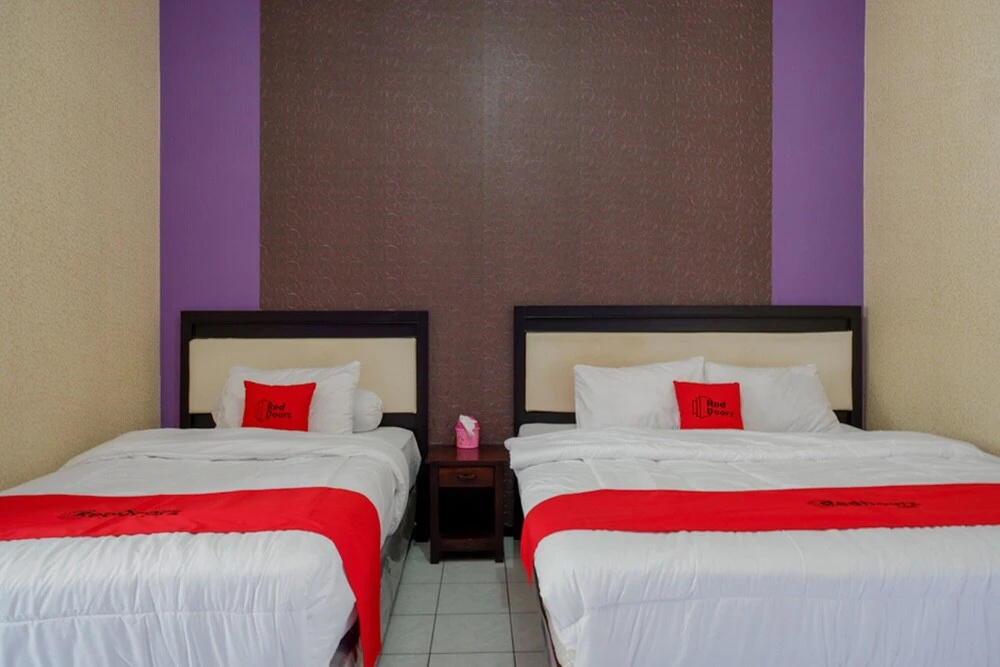 Ungu National Hotel by RedDoorz