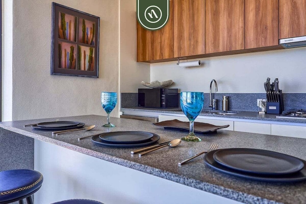 Brand New 2BR APT - Stunning Ocean & Sunset Views