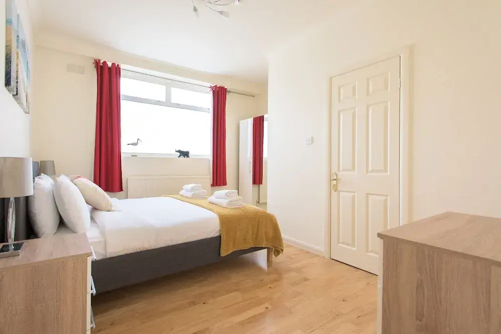 Platinum Apartment Mornington Crescent 9986
