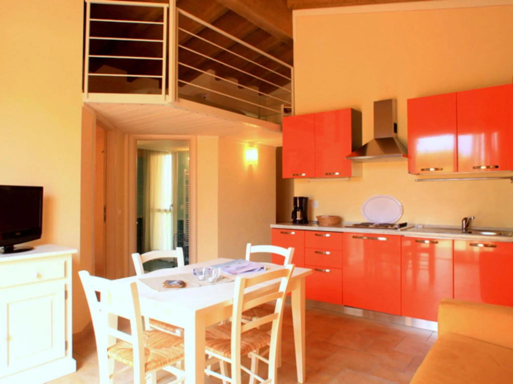 Cozy Holiday Home in Manerba Del Garda with Swimming Pool