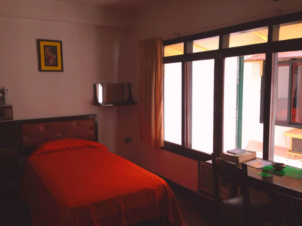 Tropical Inn