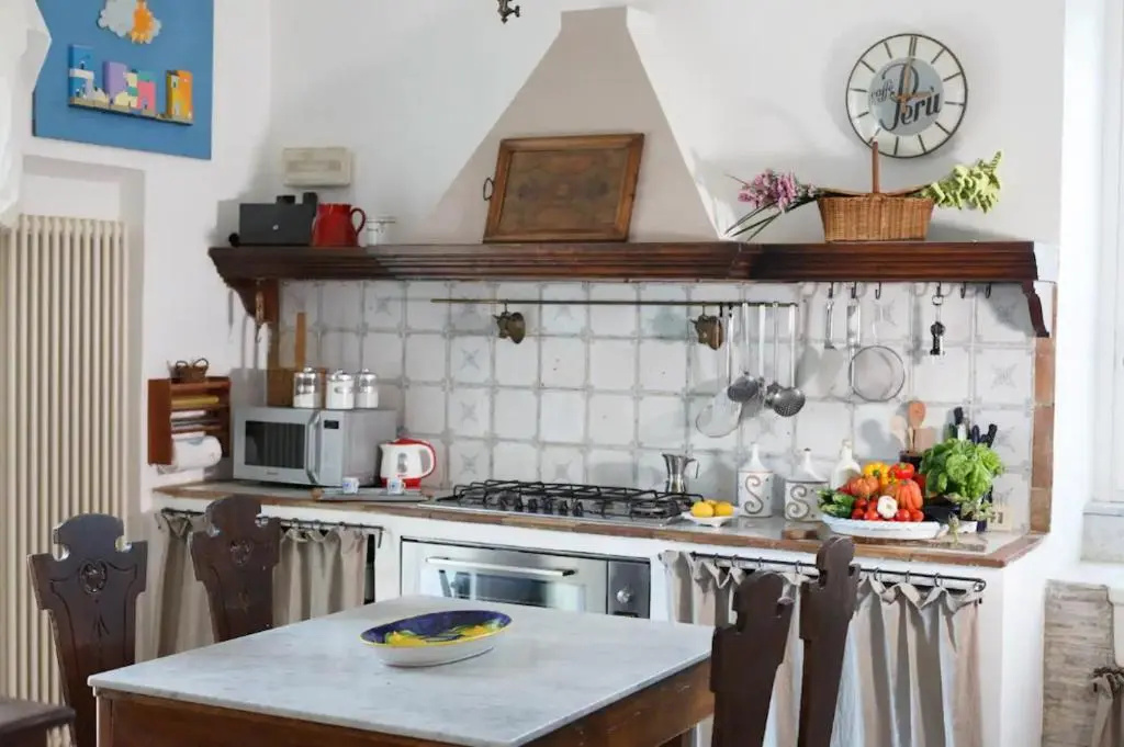 7 bedrooms house with sea view enclosed garden and wifi at Massa Lubrense 2 km away from the beach