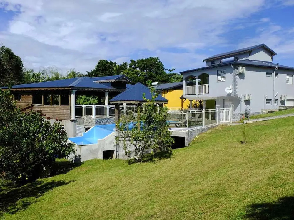 Apartment With one Bedroom in Lamentin, With Wonderful Mountain View, Shared Pool, Enclosed Garden - 10 km From the Beach