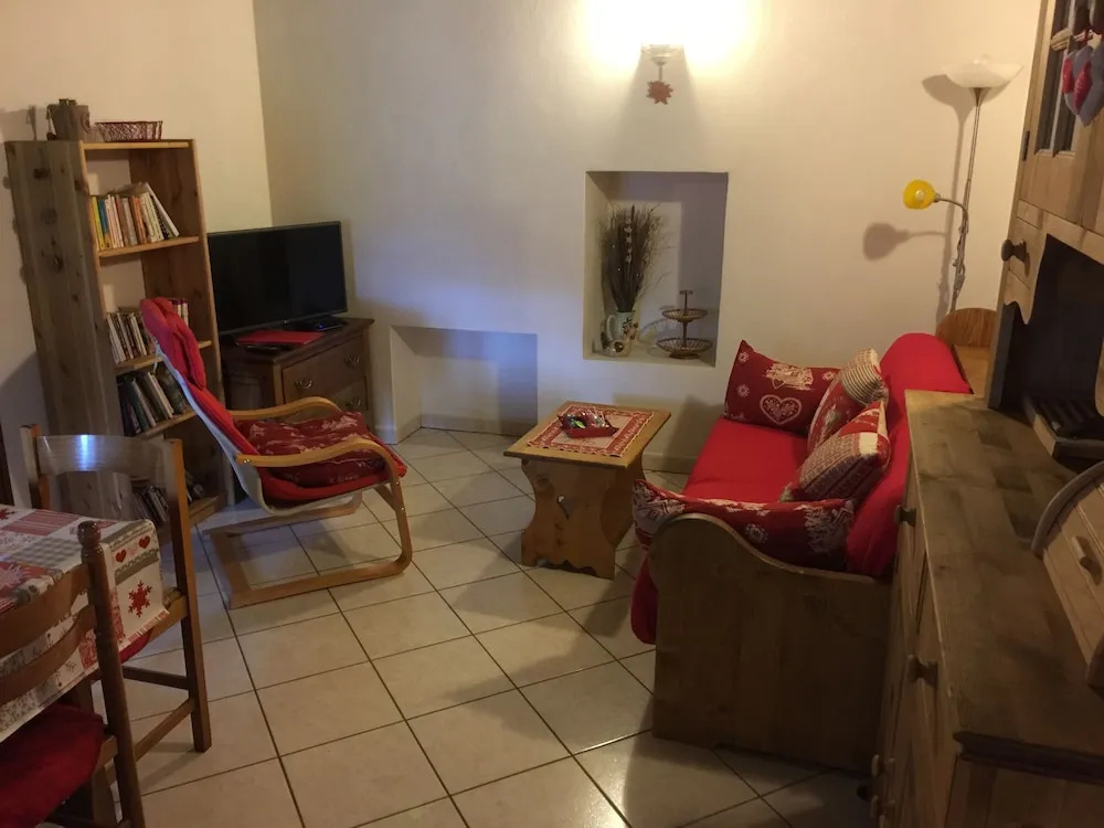 appartement gentiane 4personnes dans gite "la maison d'augustin" classé 3 étoiles,la tour,73530 st jean d'arves