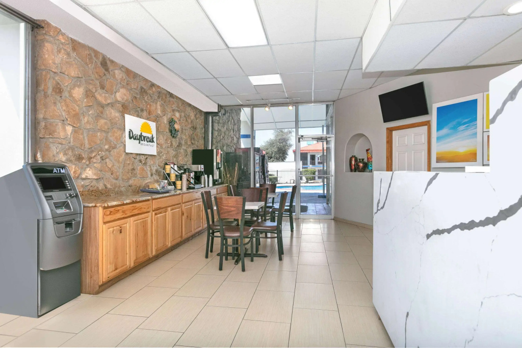 Days Inn by Wyndham South Fort Worth