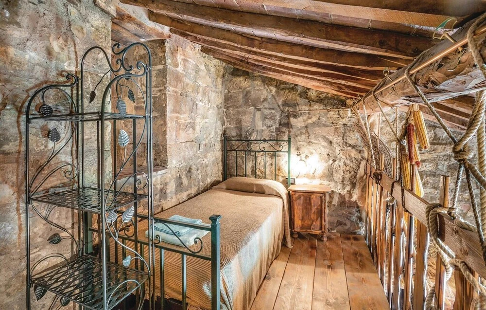 Amazing Home in Castellina in Chianti With 3 Bedrooms and Outdoor Swimming Pool