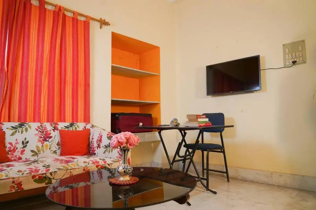 Casa Bala, Kolkata - Furnished 1 Bhk Apartment Near Gariahat, South Kolkata