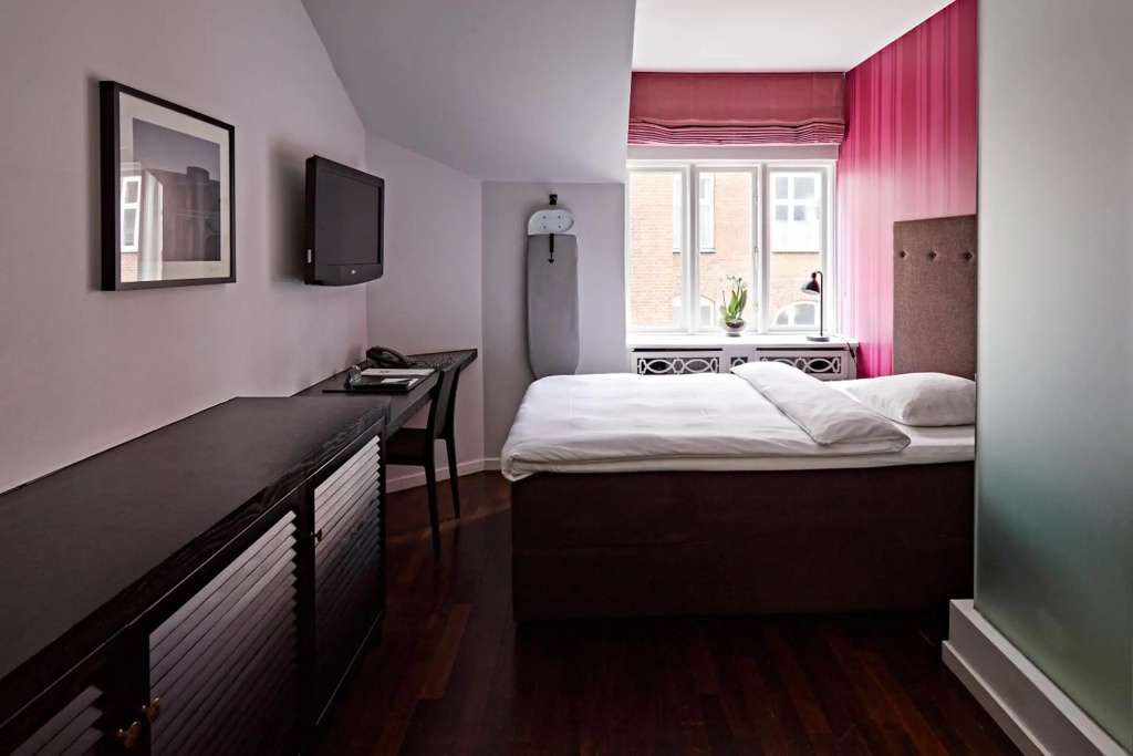 First Hotel Grand