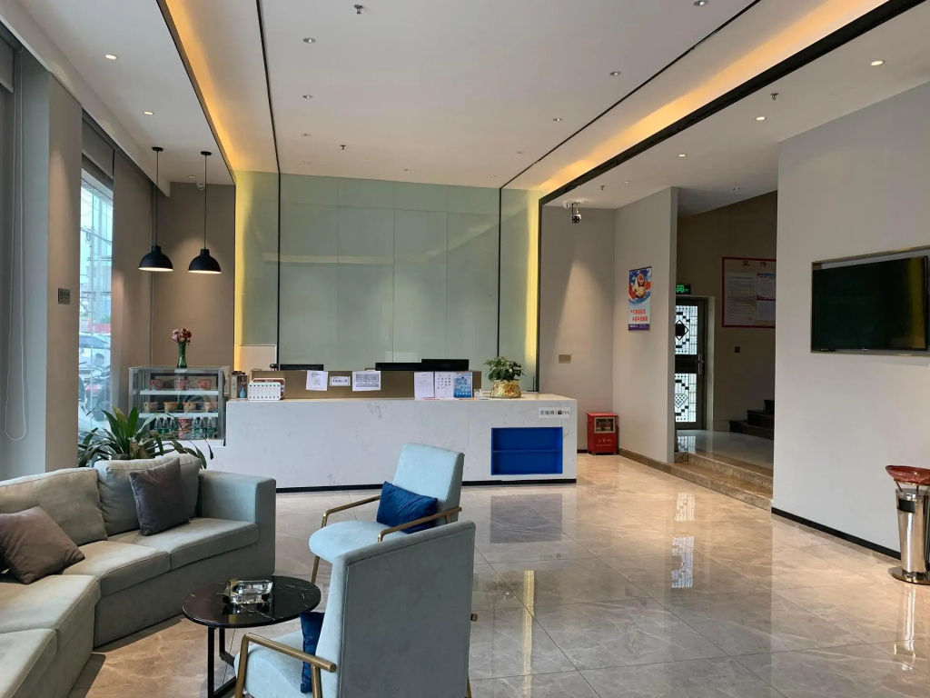 7 Days Premium Hotel Yunfu Yu'nan
