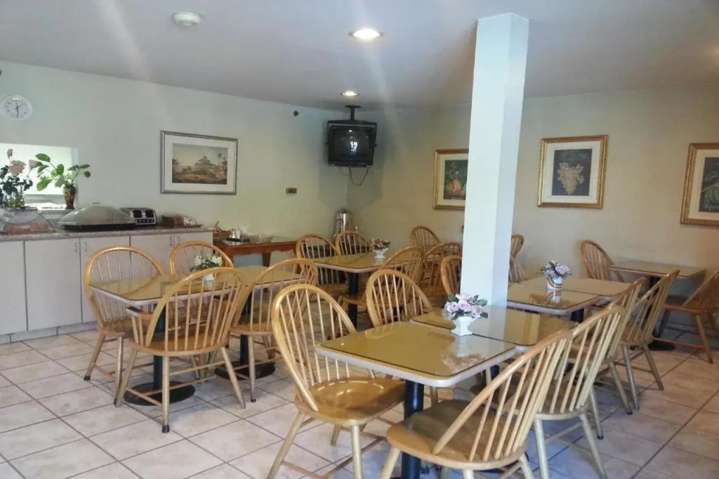 Motel 6 - Anaheim Hills, CA