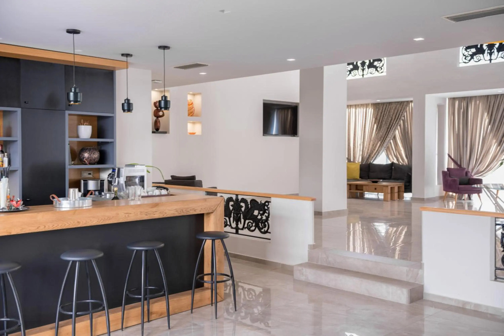 Irini Hotel