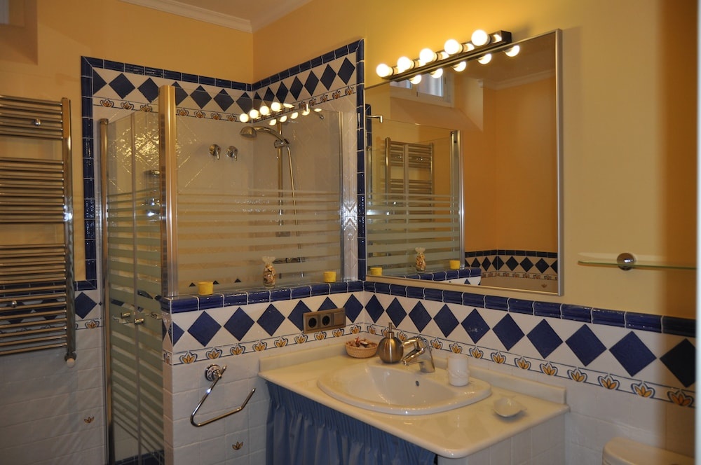 Welcome Inn Nerja guest house Luxury Bed & Breakfast