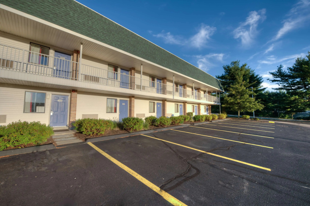 Motel 6 Niantic, CT - New London