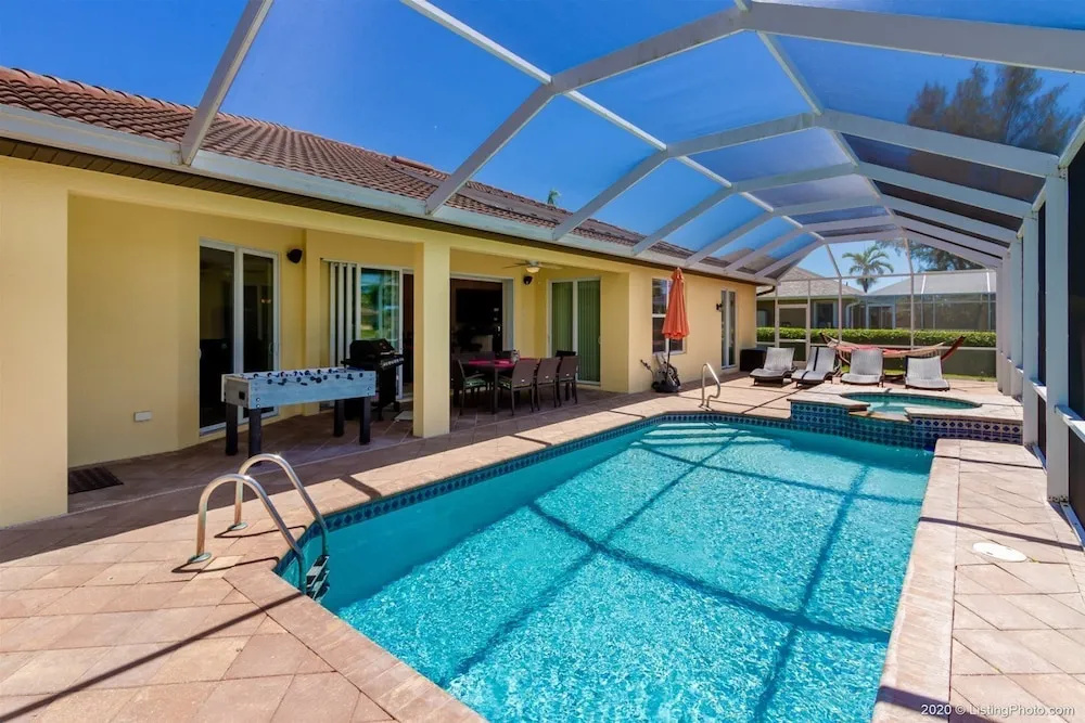 Paradise Palms