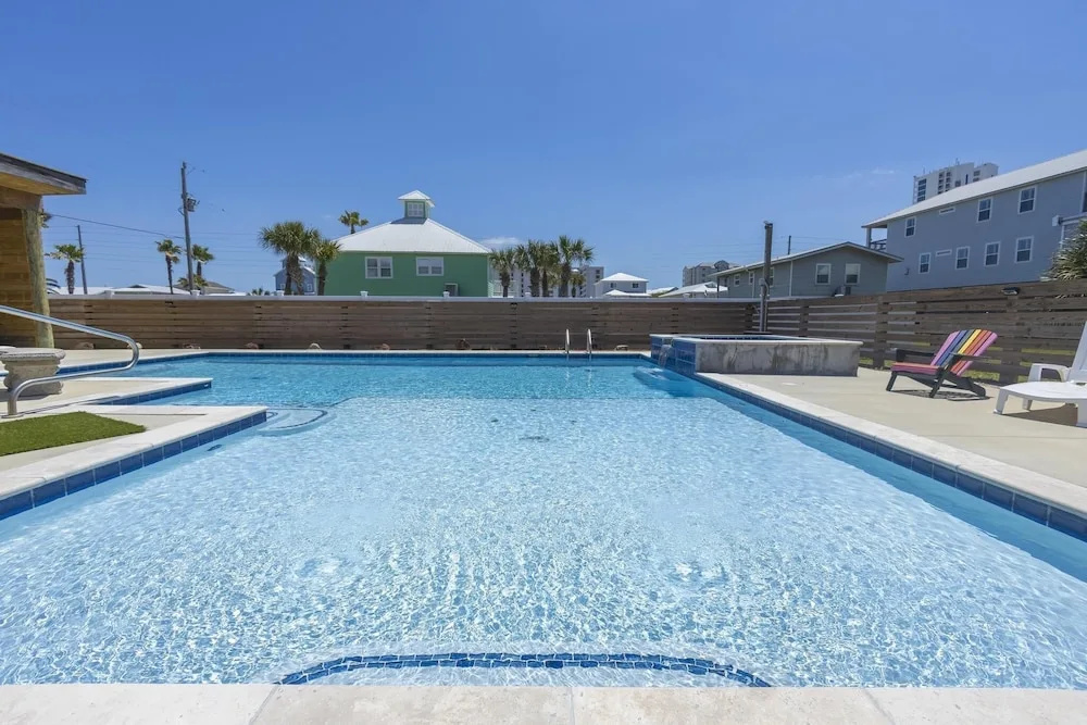 Hot Sand 4 Bedroom Home by RedAwning