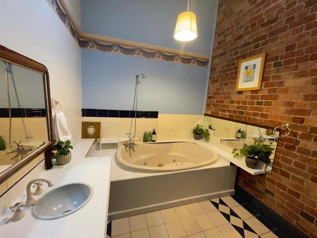 The Mayfair, 4 -bed rooms accommodation Daylesford