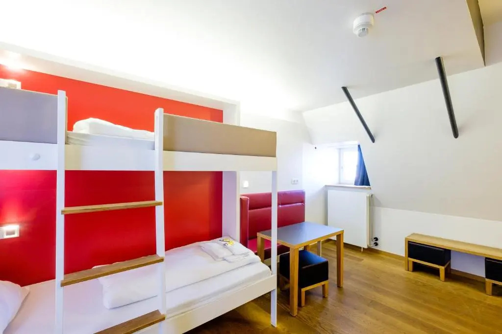 Jugendherberge Nürnberg - Youth Hostel - membership required!