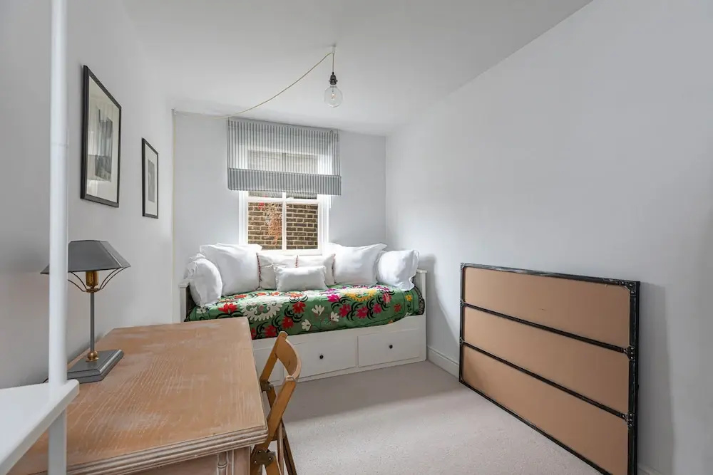JOIVY Stylish 2-bed Flat w/ Terrace Near Battersea Park