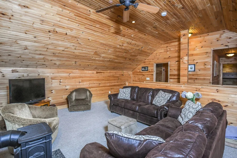 Hideout at Red Pines 3 Bedroom House
