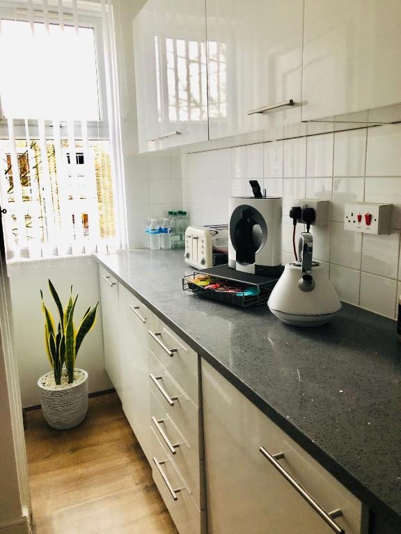 Super location 1min from metro 10min from Camden