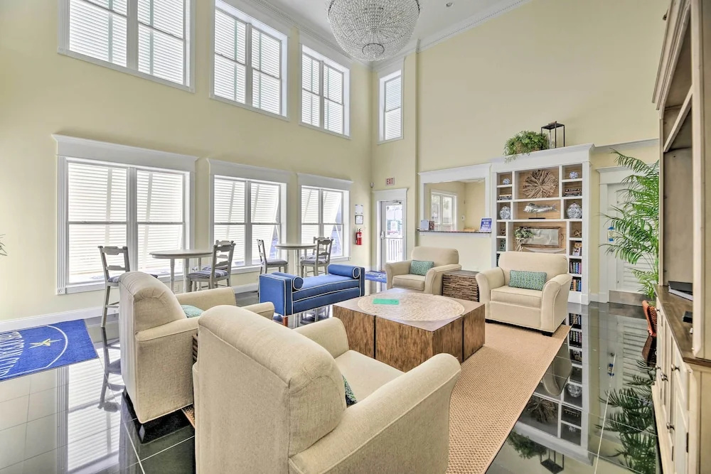 Ocean Club Condo: Spectacular View & Beach Access!
