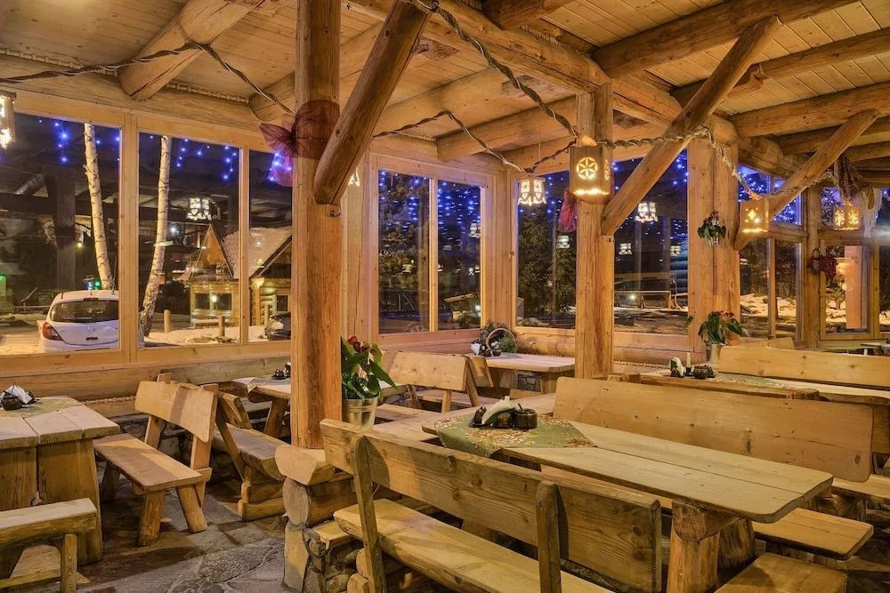 ZAJAZD BIAŁCZAŃSKI Dom Wypoczynkowy Restauracja blisko Stoków Narciarskich