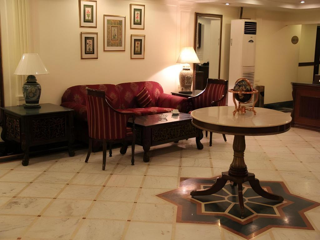 Qutub Residency
