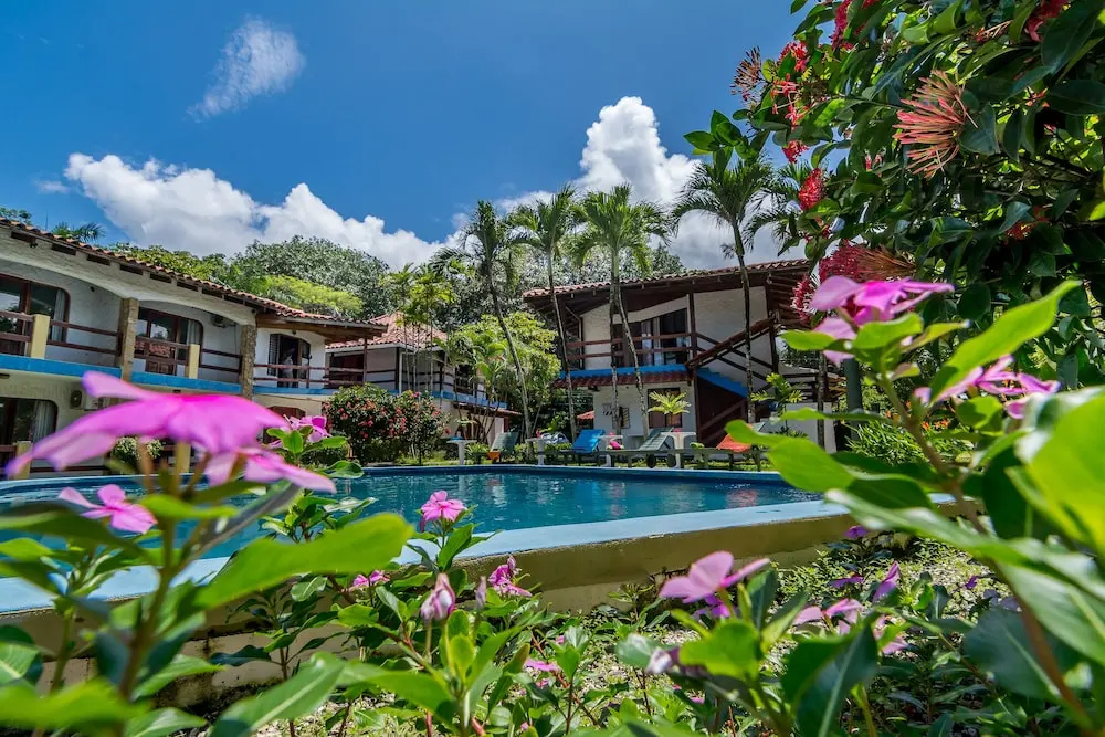 Fuego del Sol Beachfront Hotel
