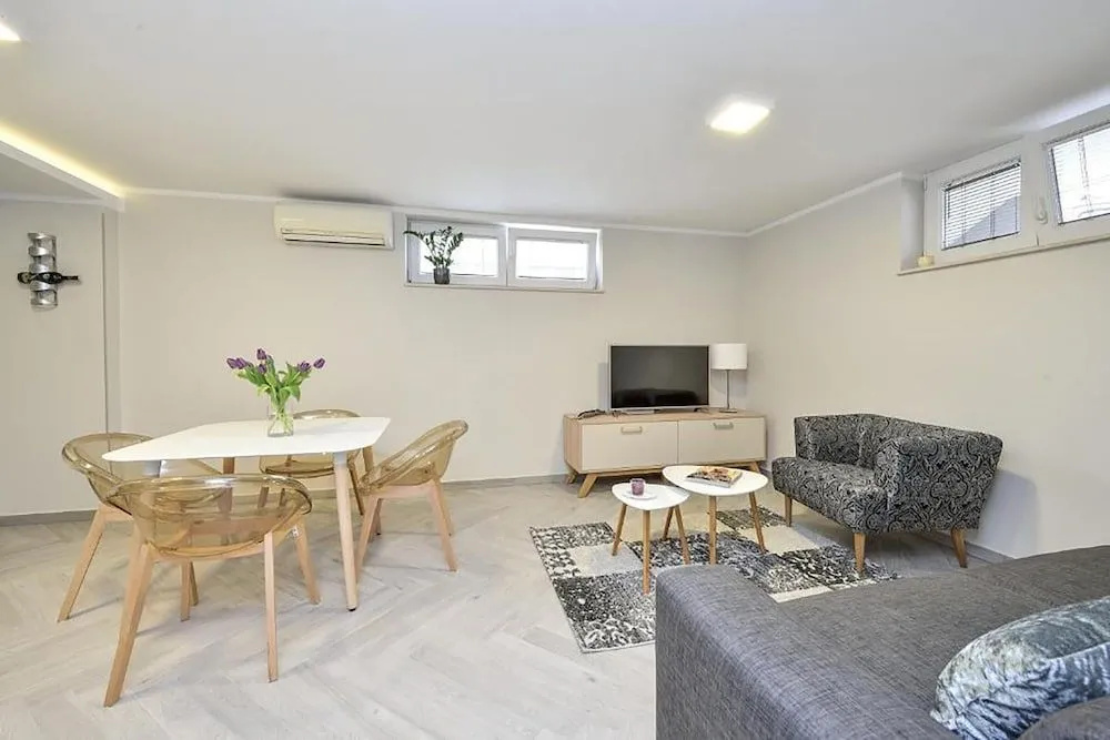 Apartment Karla Jedan