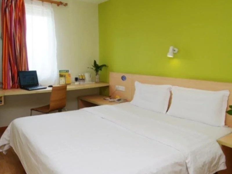 Yalan S Garden Hotel (Shenzhen Baoan Center Fanshen Subway Station Branch)