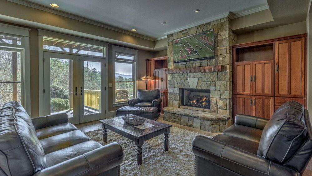 Stoneview Lodge by Escape to Blue Ridge