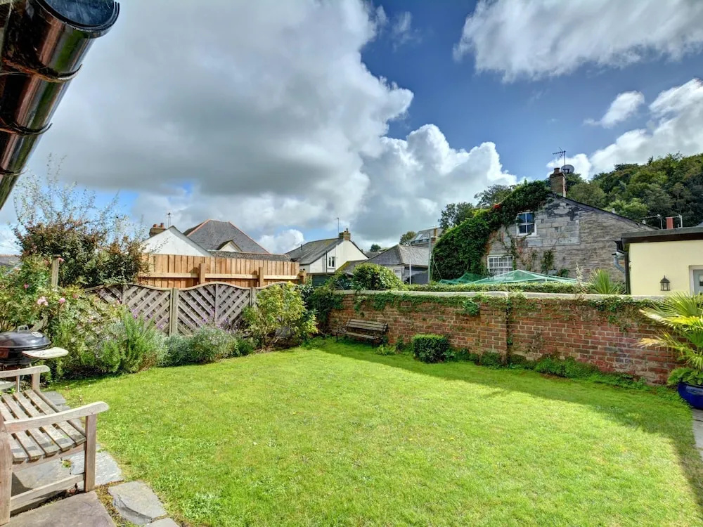 Cozy Holiday Home in Padstow near Beach
